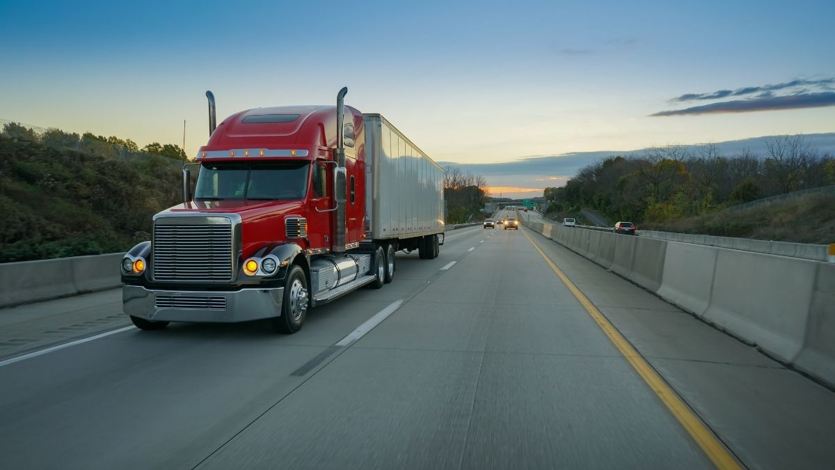 Signs That Your Semi-Truck Needs Service