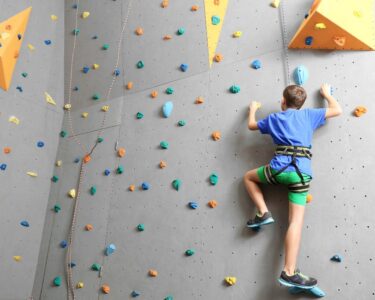 4 Benefits Kids Can Get From Rock Climbing