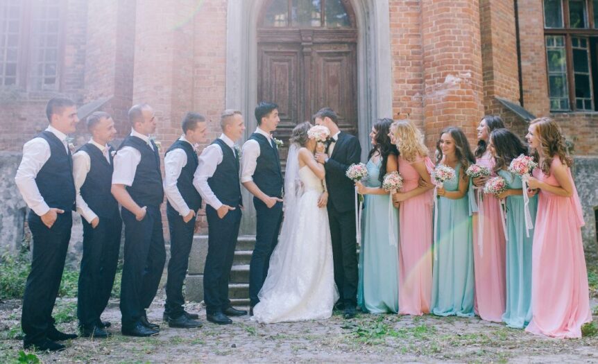 How To Bond With the Entire Wedding Party