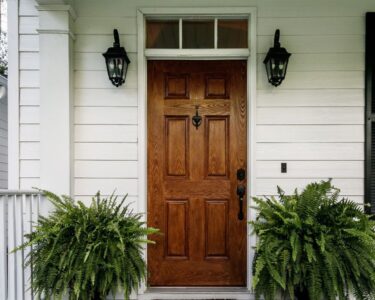 6 Tips for Choosing the Perfect Front Door